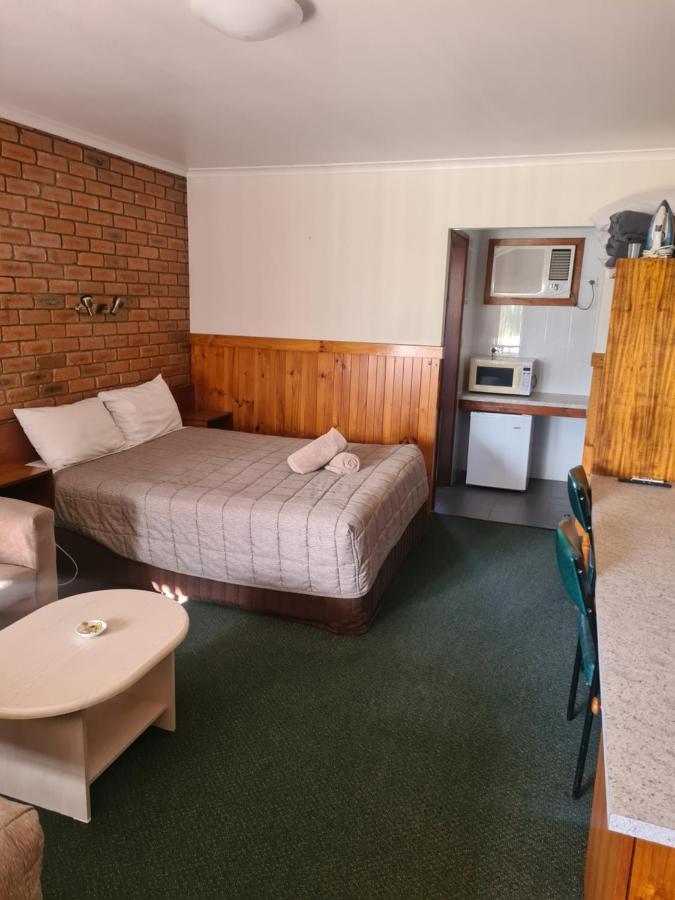 Regency Court Motel Кобрем Екстер'єр фото
